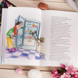 Książka z opowiadaniami dla najmłodszych i kolorowymi ilustracjami w środku.