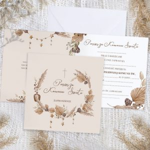 Zaproszenia uniwersalne na Komunię posiadają grafikę z kolekcji Boho. Zachowane są w jasnej kolorystyce.