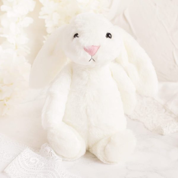 Pluszowy królik w białym kolorze. Prezent dla dziecka.