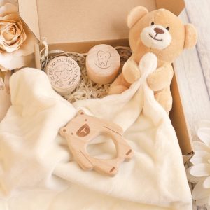 Zestaw z prezentami dla noworodka z okazji pierwszych odwiedzin