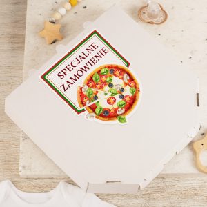 Powiadomienie o ciąży w pudełku na pizze z napisem Specjalne zamówienie - w środku body z napisem Kochanie będziesz tatą