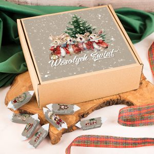 Krówki świąteczne z życzeniami w pudełku z ozdobnym wieczkiem i świątecznym motywem