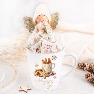 Kubek z aniołkiem i czekoladkami w motywie świętecznym, kubek świąteczny na prezent