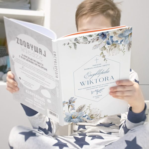 Ilustrowana encyklopedia dziecięca z personalizacją okładki, pamiątka Pierwszej Komunii Świętej w motywie niebieskich kwiatów