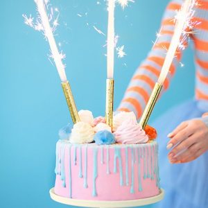 Fontanny tortowe jako dekoracja tortu na urodzinki. Dekoracja tortu na urodziny dziecka. 4 sztui fontanny tortowej