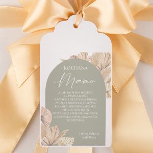 Zawieszka do prezentu dla mamy z życzeniami i personalizowanym podpisem