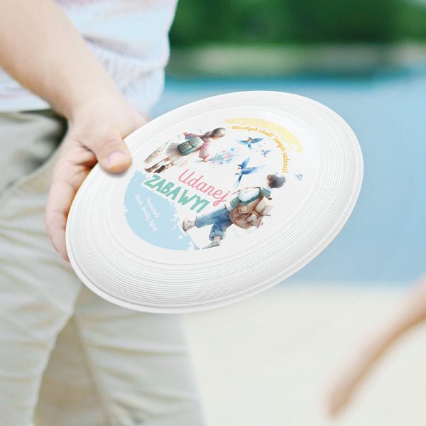 Zabawa na świeżym powietrzu dla dzieci. Personalizowane frisbee.