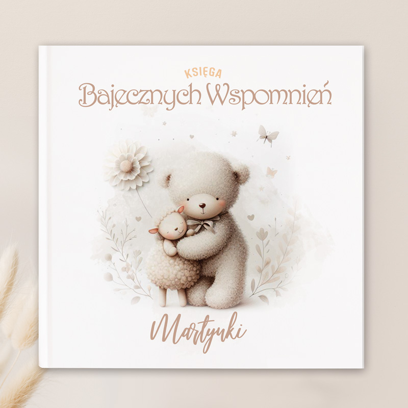Księga wspomnień dla dziecka. Album z misiem dla dziecka z imieniem.