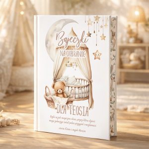 Okładka książki z tytułem 'Bajeczki na dobranoc dla Teosia', przedstawiająca dziecięce łóżeczko z pluszowym misiem, otoczone dekoracjami w formie gwiazdek i księżyca, w jasnej i przytulnej scenerii.