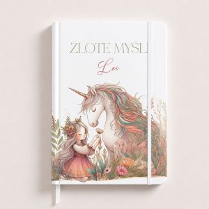 Biały notes z ilustracją dziewczynki z jednorożcem, otoczonej kolorowymi kwiatami, z napisem "Złote Myśli Lei".