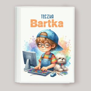 Teczka na rysunki z imieniem dziecka – idealna na przechowywanie prac plastycznych przedszkolaka.