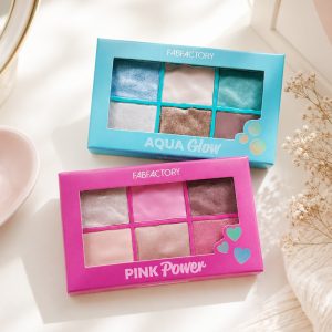 Dwa palety kosmetyków: niebieska "Aqua Glow" i różowa "Pink Power", z sześcioma cieniami w różnych odcieniach.