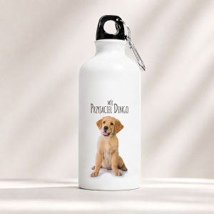 Biały bidon ze zdjęciem psa golden retrievera i napisem "Mój Przyjaciel Dingo".