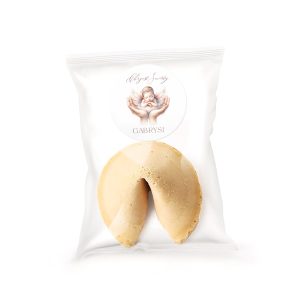 Ciastko fortuny w przezroczystym opakowaniu, z etykietą zawierającą wizerunek dziecka z anielskimi skrzydłami oraz napisem 'Gabrysi'.