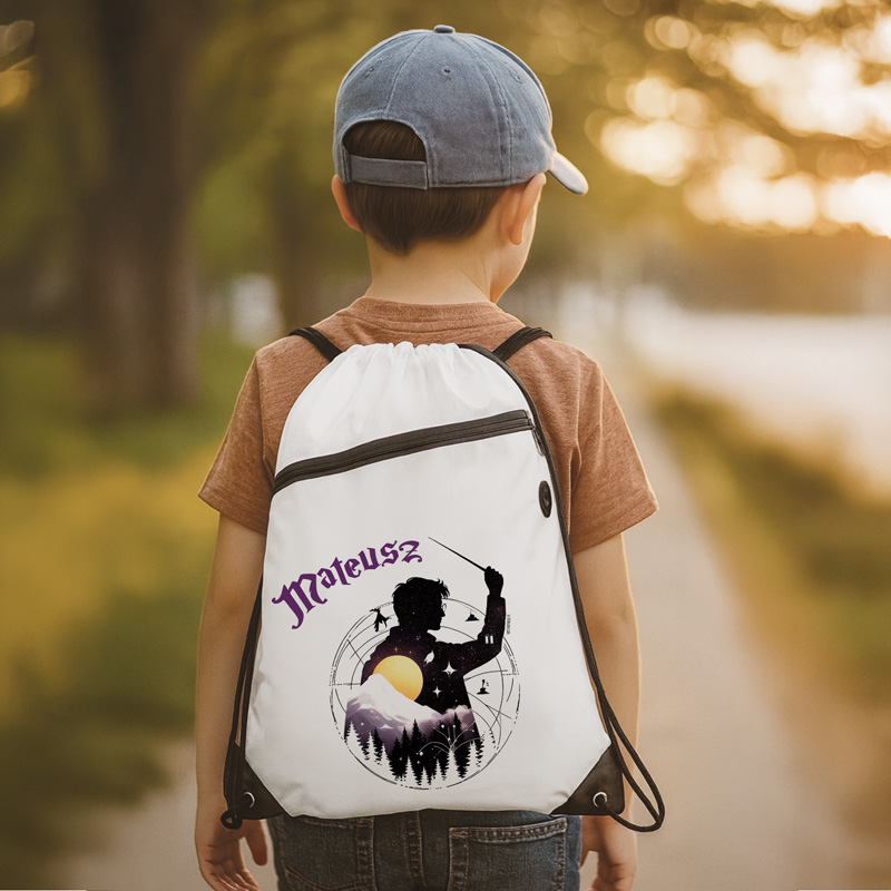 Worek szkolny z nadrukiem i personalizacją w postaci imienia.