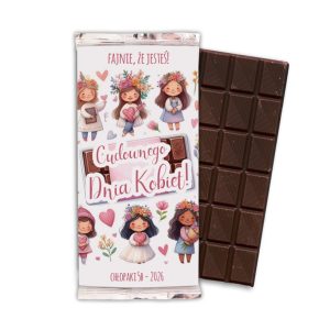 Opakowanie czekolady z rysunkami dziewczynek w różnych strojach oraz napisem "Cudownego Dnia Kobiet!" na białym tle.