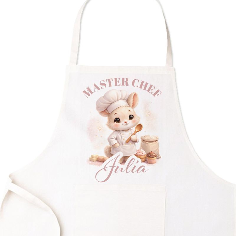 Fartuch kuchenny z ilustracją uroczej myszy w białym stroju szefa kuchni, trzymającej łyżkę, z napisem "MASTER CHEF".