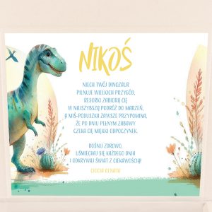 kartka-z-zyczeniami.jpg Kartka z ilustracją dinozaura i tekstem życzeń dla dziecka, zachęcająca do zdrowego wzrastania i odkrywania świata.