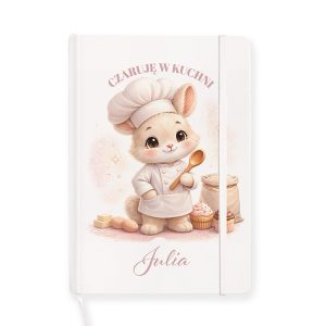 Książka kucharska z uroczym króliczkiem w fartuszku, trzymającym łyżkę; tytuł "Czaruję w kuchni" i imię dziecka.