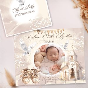 Puzzle z wizerunkiem śpiącego dziecka w otoczeniu gołębi i dekoracji na chrzest, z napisem "Kochana Matko Chrzestna".