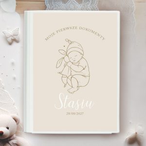 Okładka teczki na dokumenty dla dziecka w jasnych odcieniach z rysunkiem niemowlęcia i imieniem oraz datą.