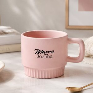 Różowa filiżanka personalizowana dla mamy.