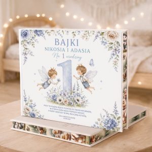 Personalizowana książka z bajkami i wierszami na pierwsze urodziny bliźniaków ma okładkę z ich imionami.
