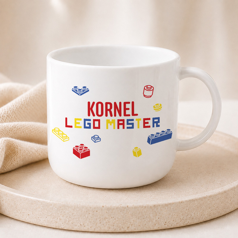 Plastikowy kubek lego master dla chłopca.