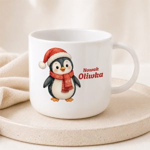 Personalizowany kubeczek z świątecznym pingwinkiem to drobny podarunek dla najmłodszych. Zimowa grafika i imię powoduje, że dziecko łatwo odnajdzie swój kubek wśród pozostałych.