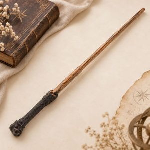 Brązowa różdżka czarodzieja stylizowana na drewnianą, pomysł na prezent dla miłośnika magii i Harry'ego Pottera.